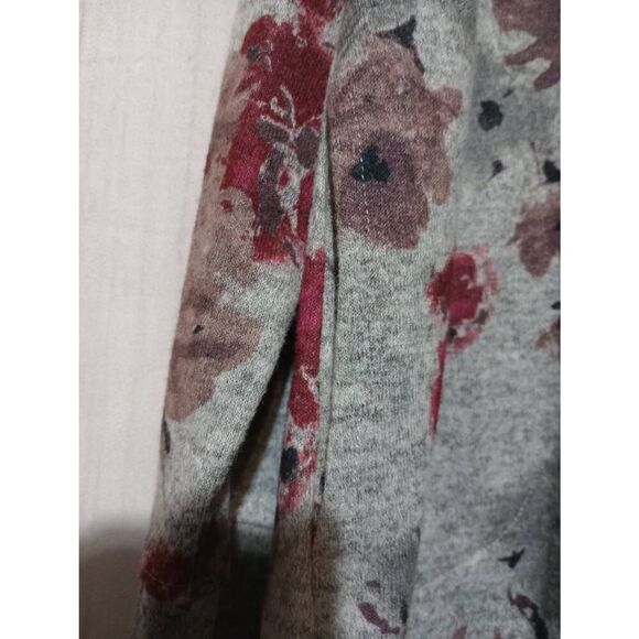 Ellen Tracy Shirt Ladies Extra Large Gray Red Floral Knit Light Weight Floral So - Picture 5 of 8